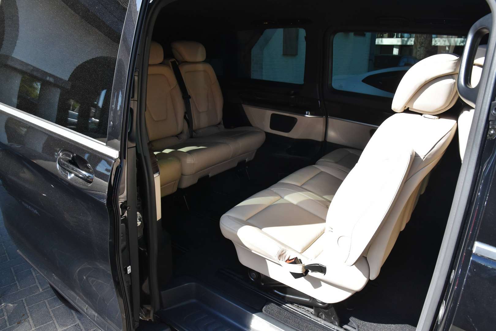 Mercedes-Benz V 220 D LWB - 25