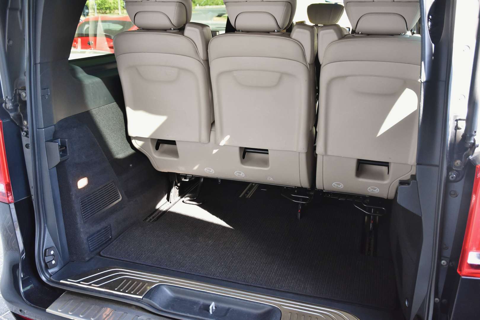 Mercedes-Benz V 220 D LWB - 23