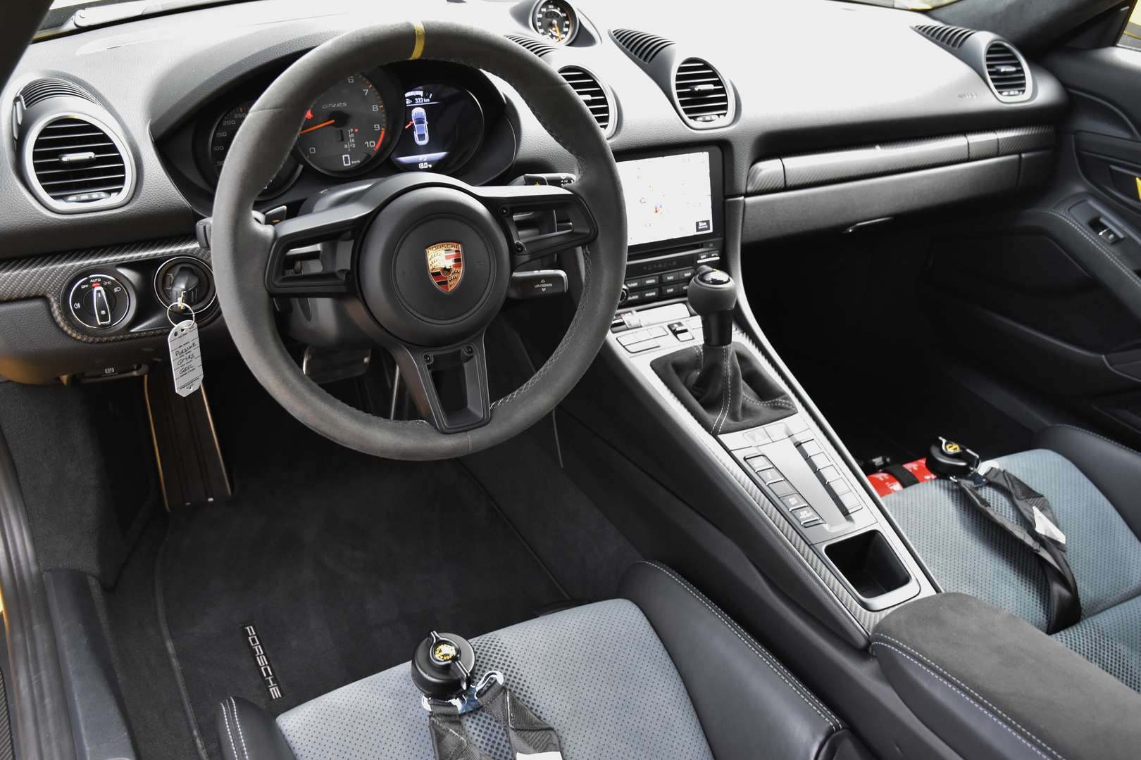 Porsche 718 GT4 RS - 4