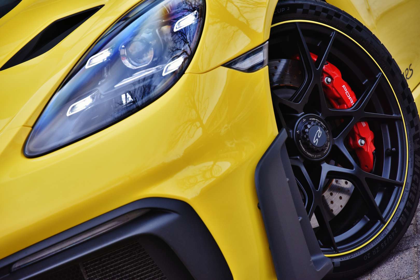 Porsche 718 GT4 RS - 7