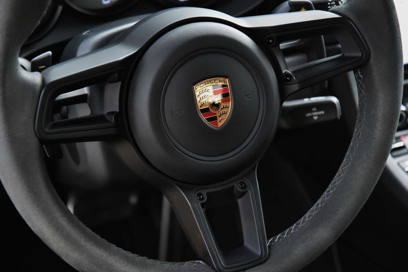 Porsche 718 GT4 RS - 11