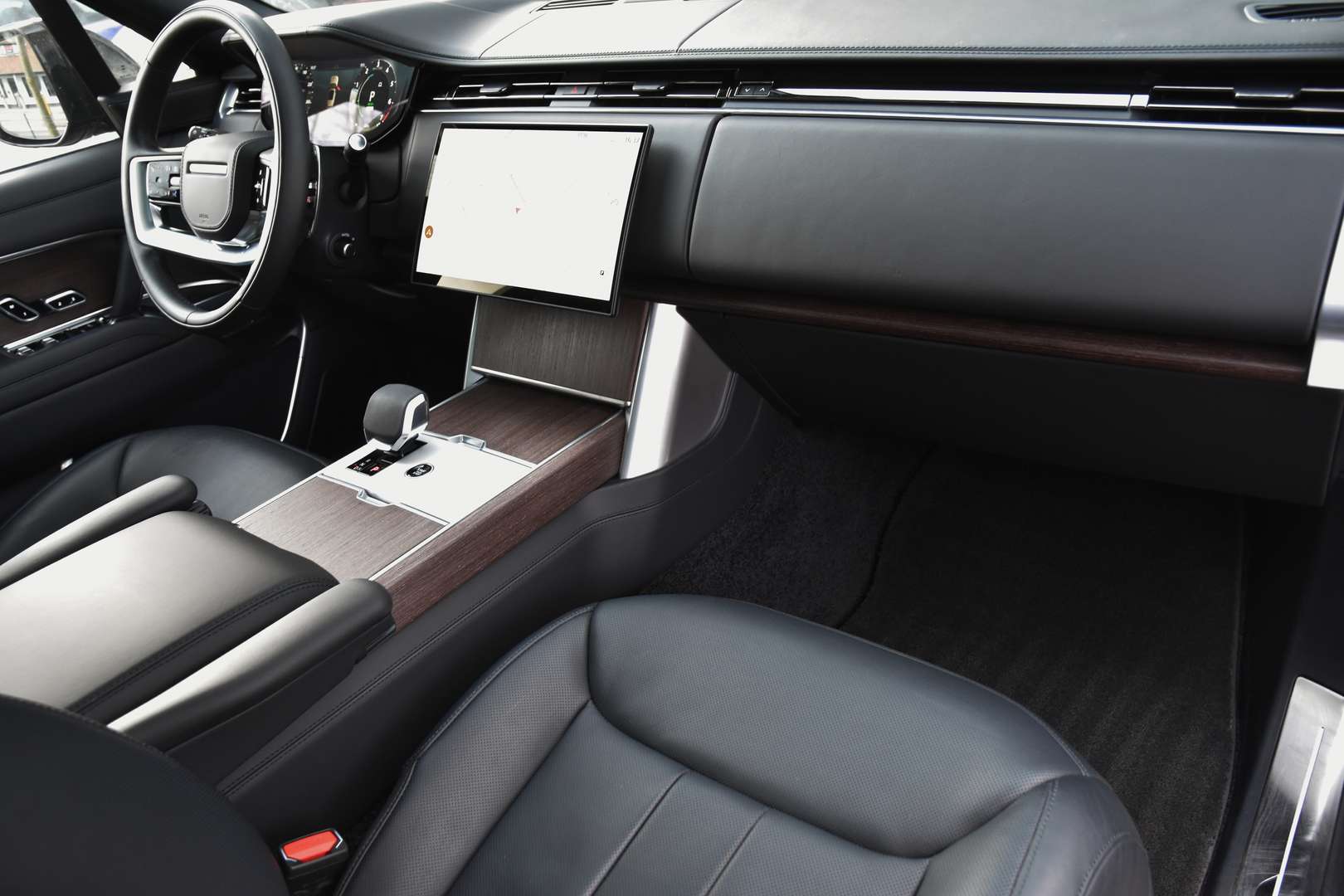 Land Rover Range Rover P460e - 13