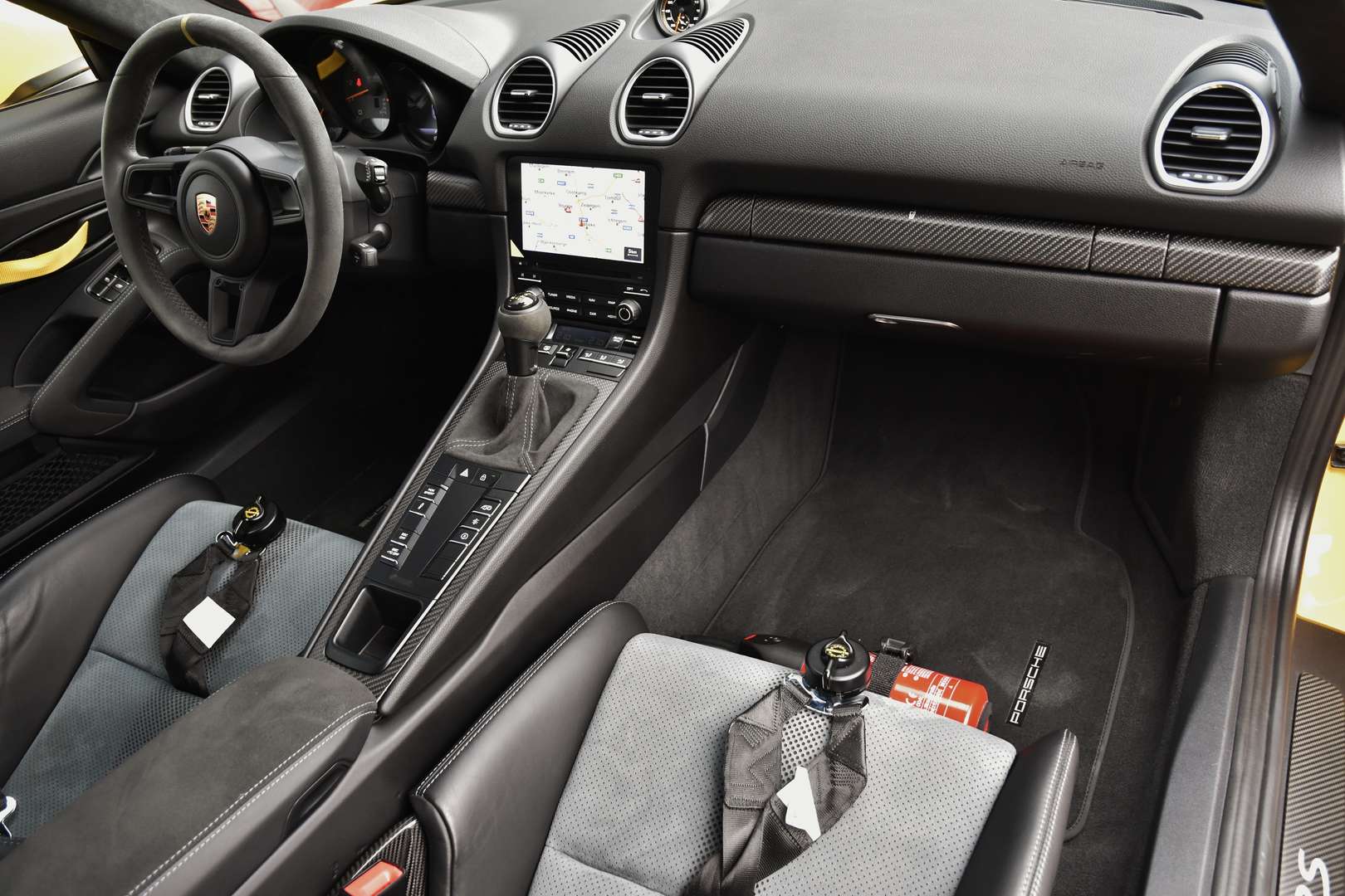 Porsche 718 GT4 RS - 13