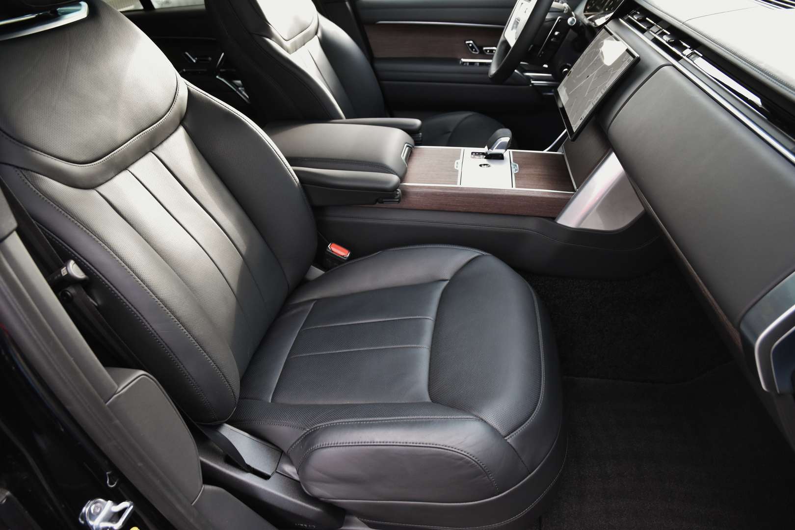 Land Rover Range Rover P460e - 14