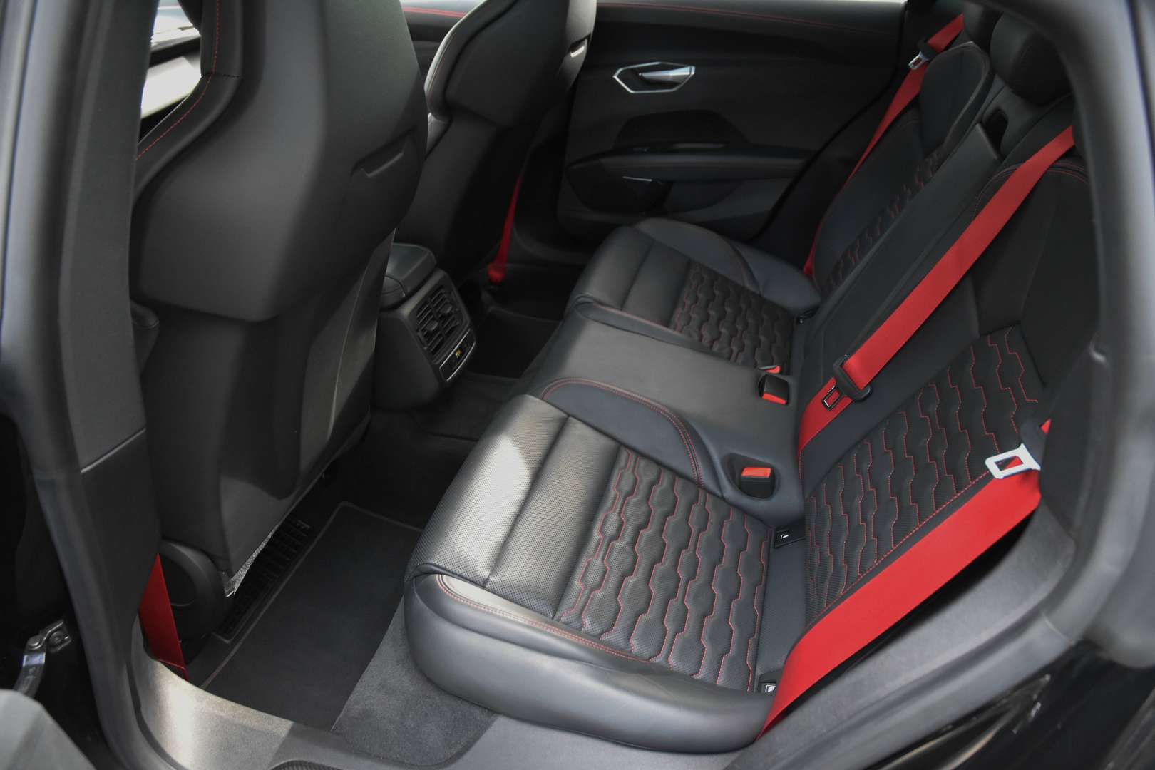 Audi e-tron GT - 11