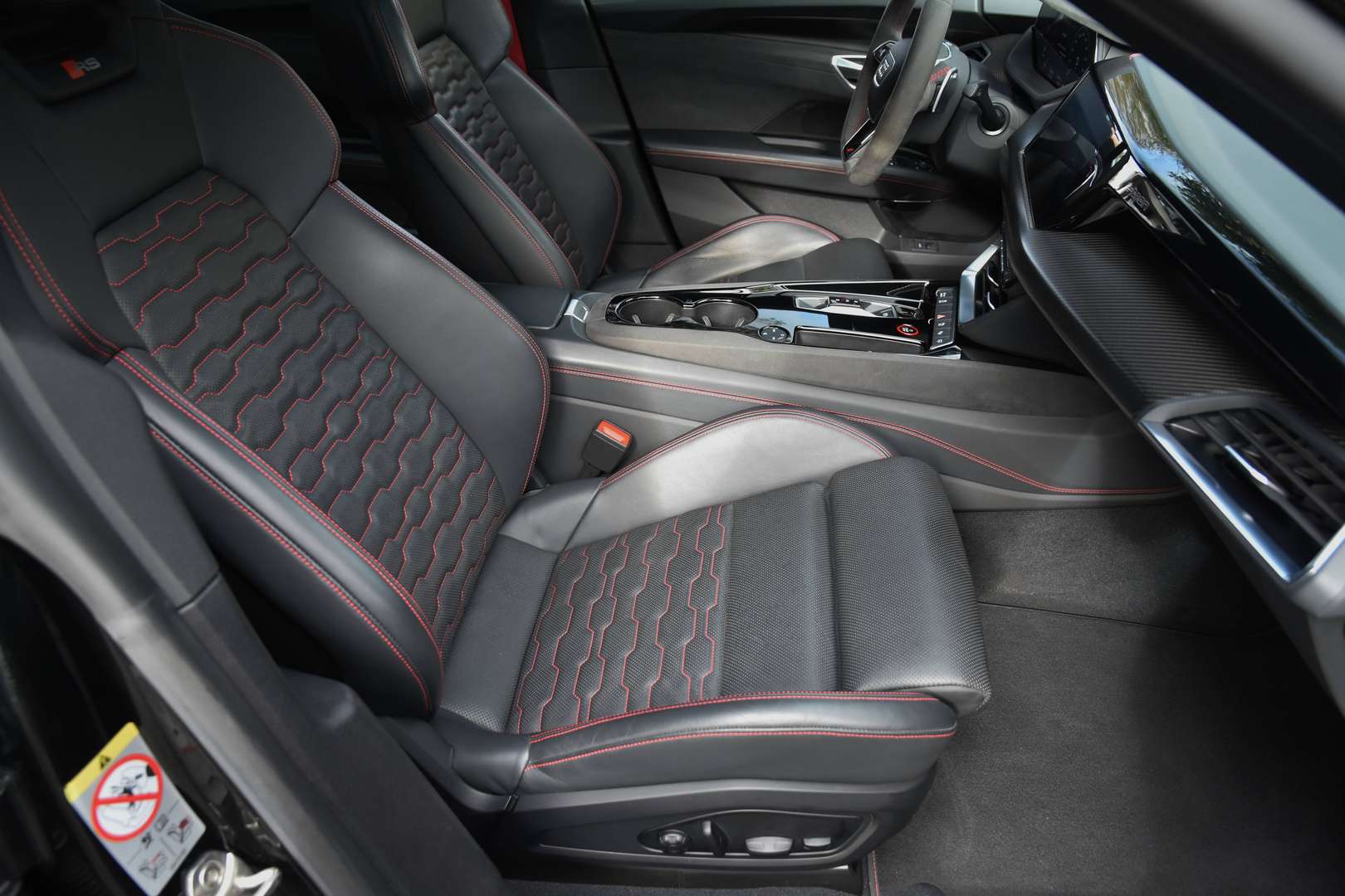 Audi e-tron GT - 13