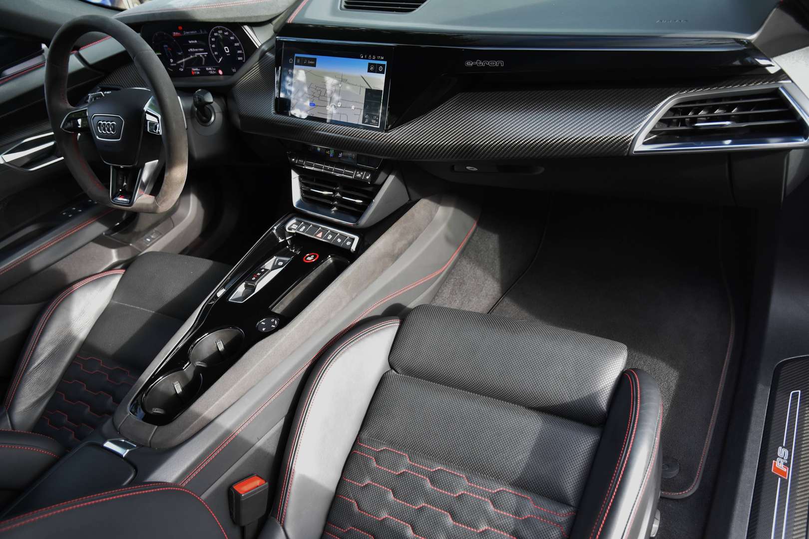 Audi e-tron GT - 12