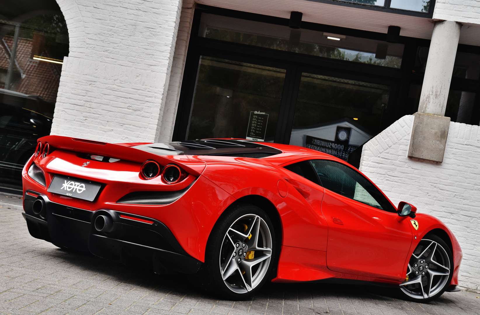 Ferrari F8 Tributo - 8