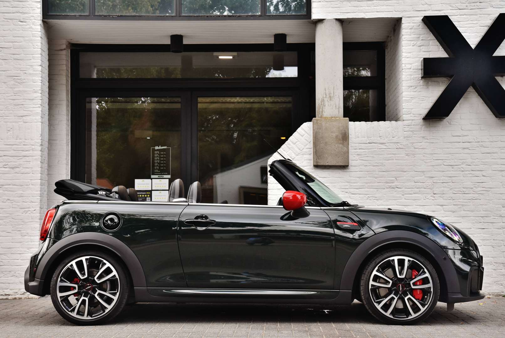 MINI John Cooper Works Cabrio - 3