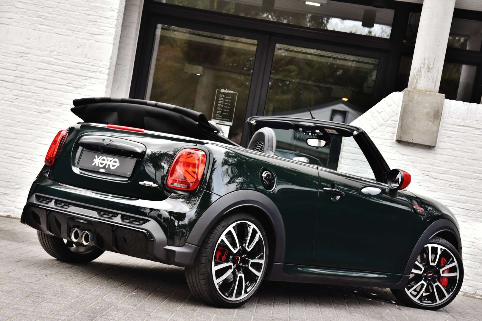 MINI John Cooper Works Cabrio - 8