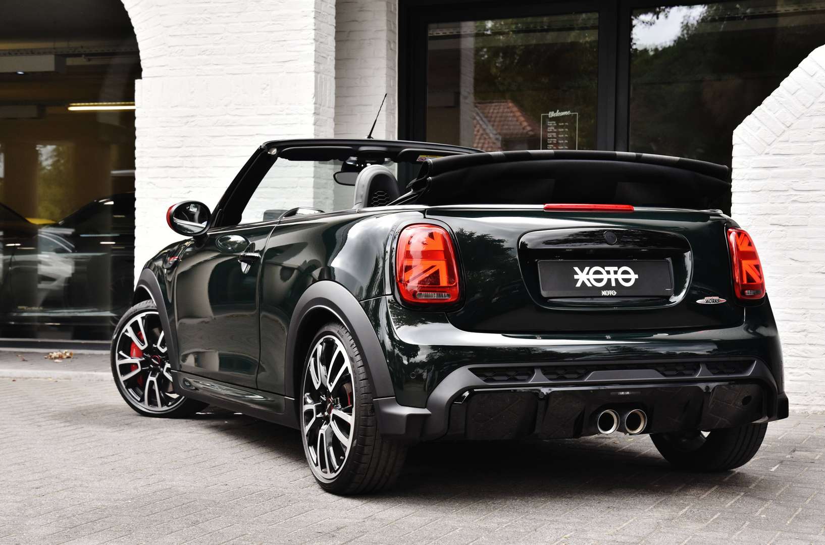MINI John Cooper Works Cabrio - 17