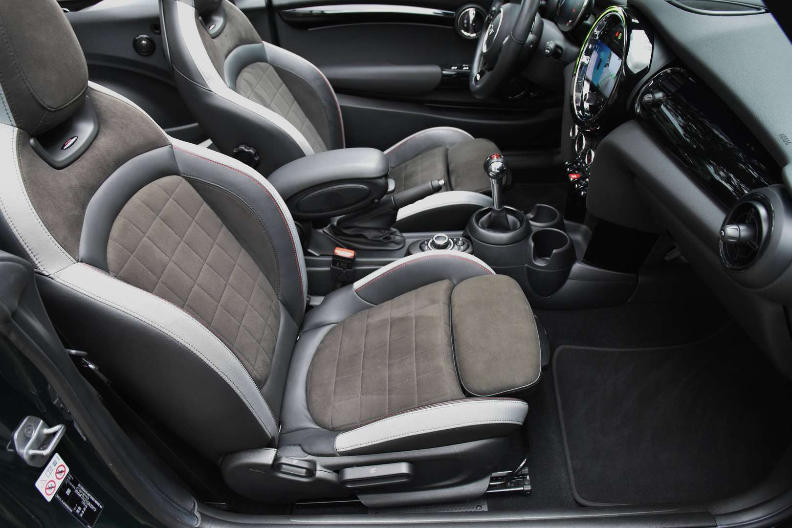 MINI John Cooper Works Cabrio - 14