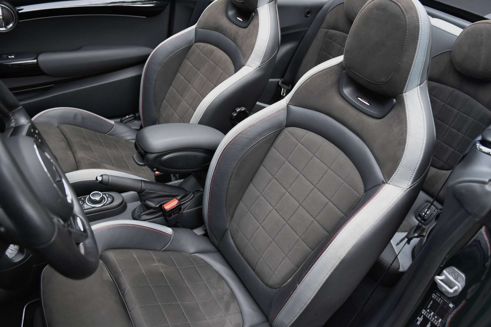 MINI John Cooper Works Cabrio - 22
