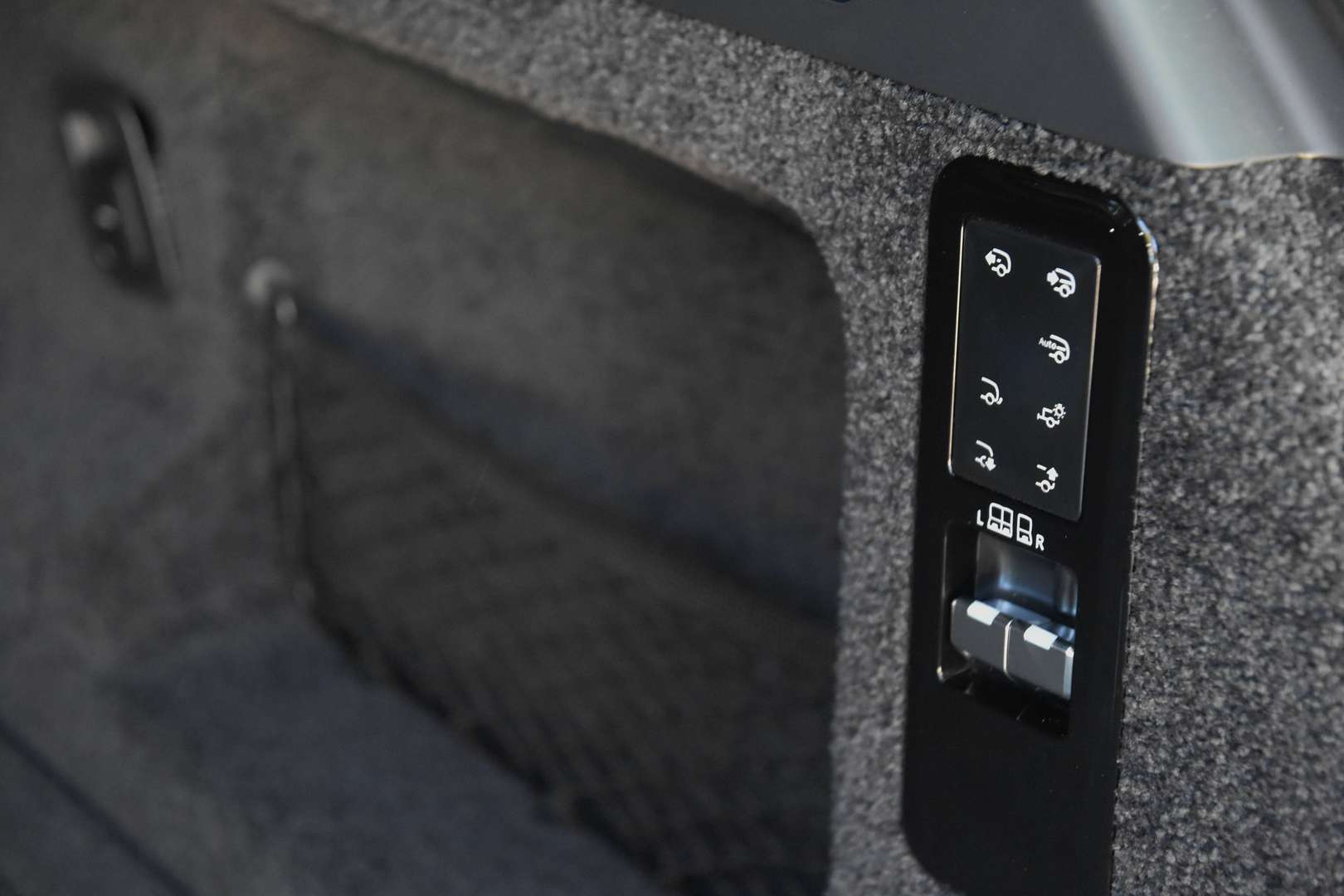 Land Rover Range Rover - 24