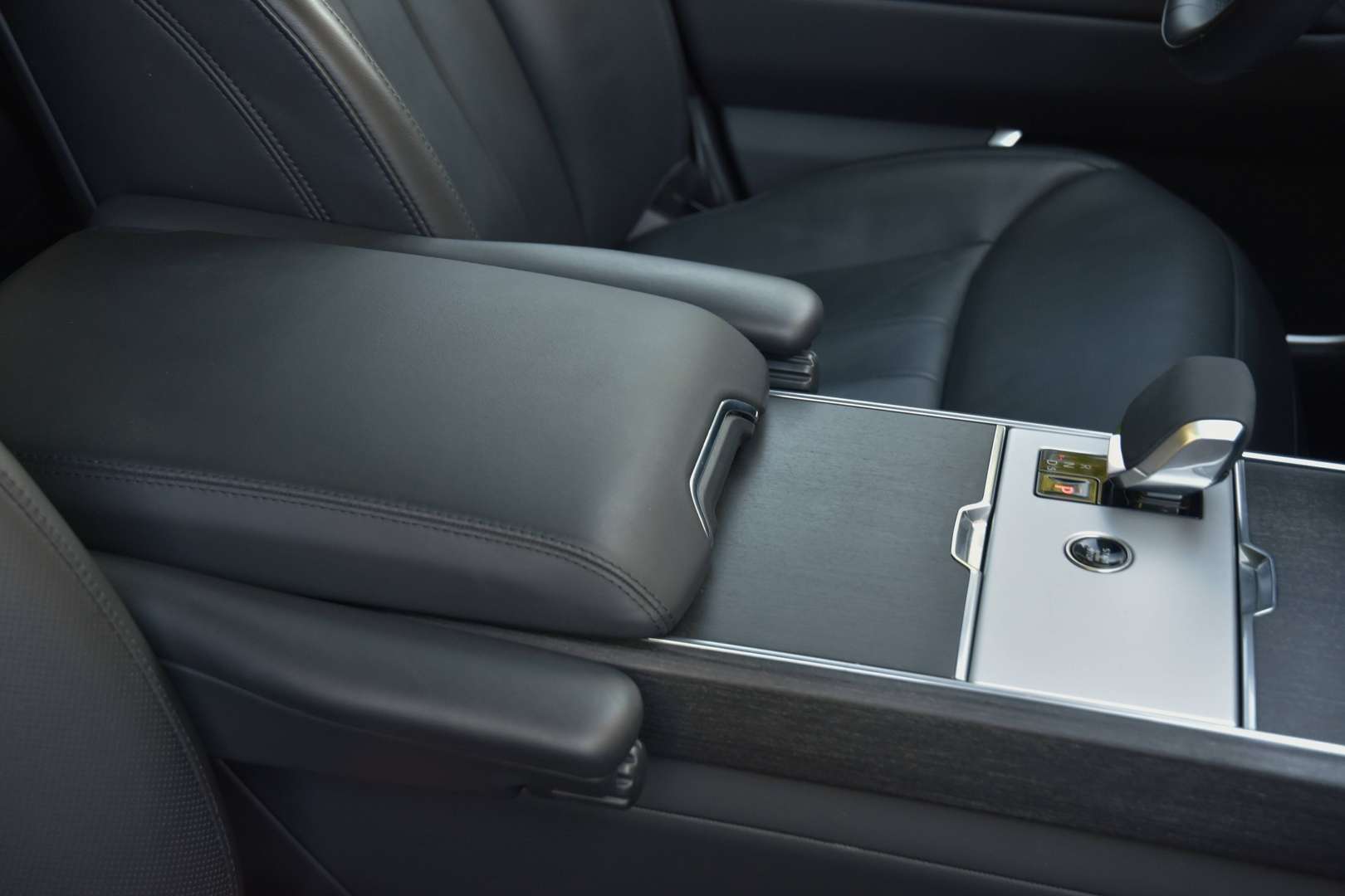 Land Rover Range Rover - 25