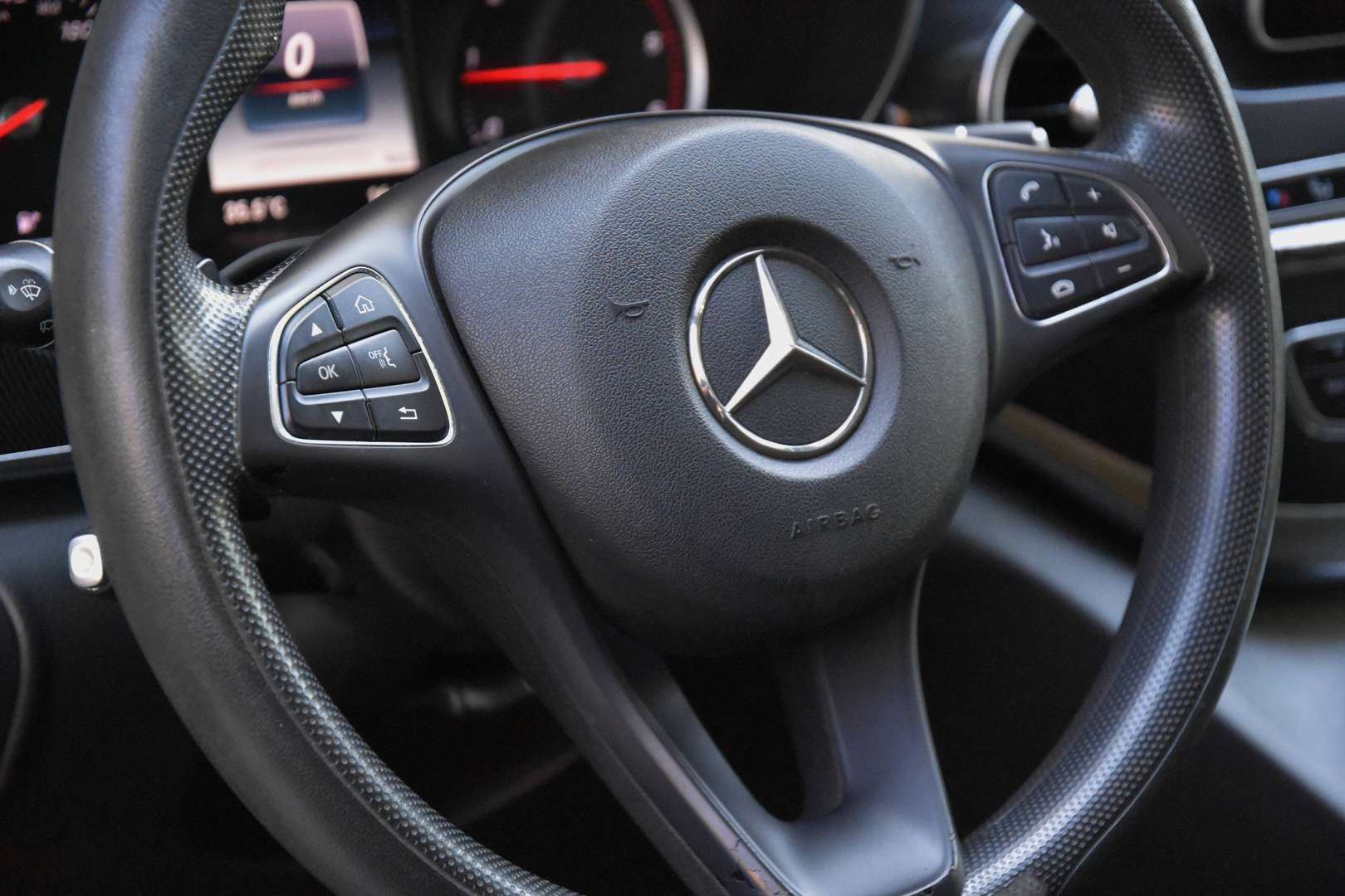 Mercedes-Benz V 220 - 11