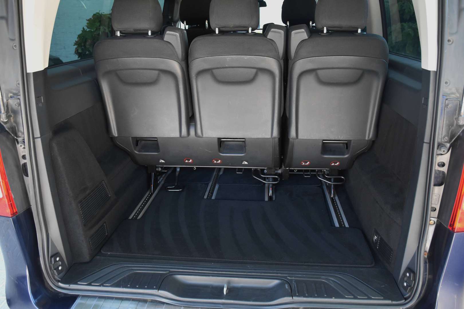 Mercedes-Benz V 220 - 23