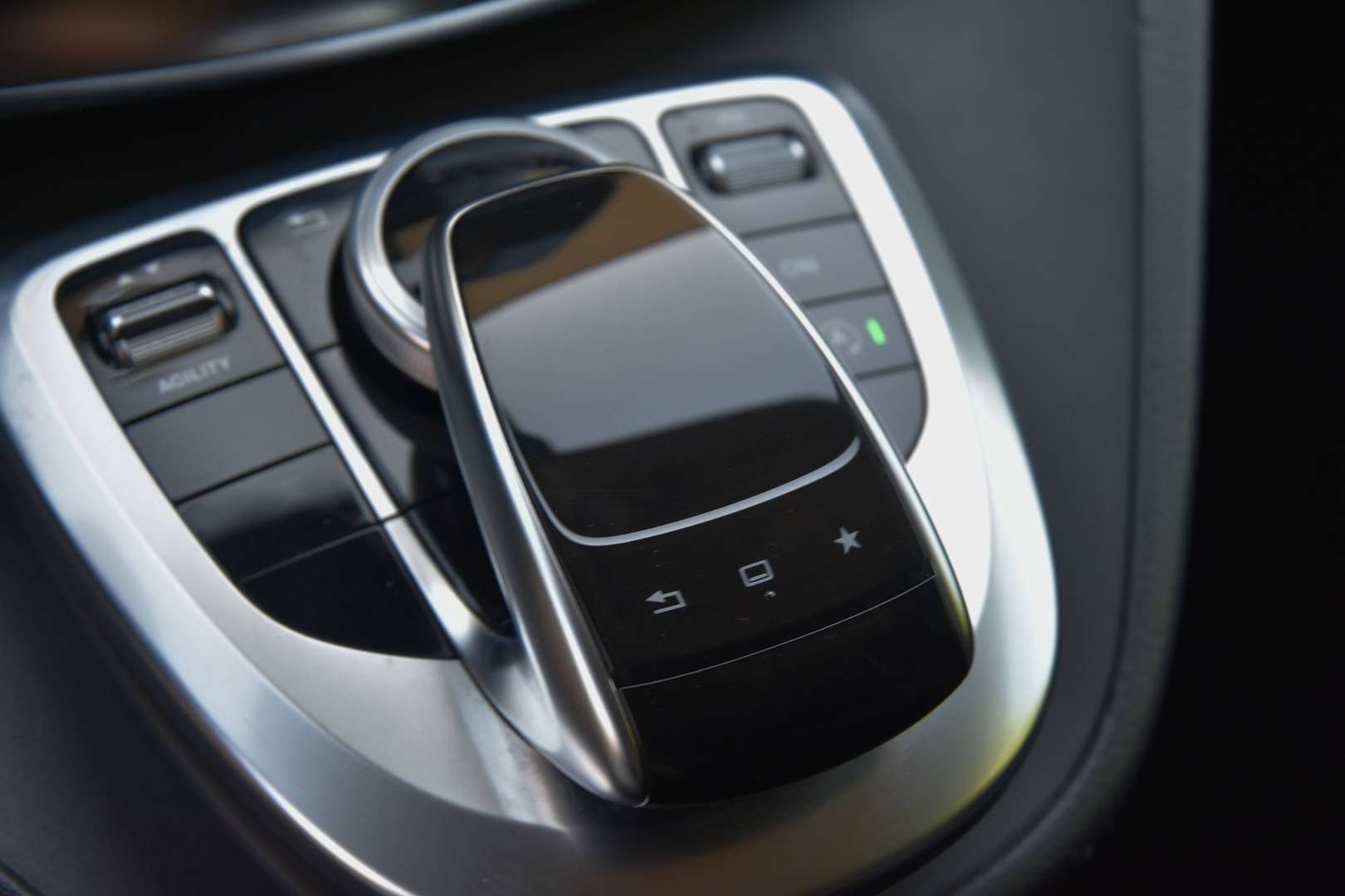 Mercedes-Benz V 220 - 28