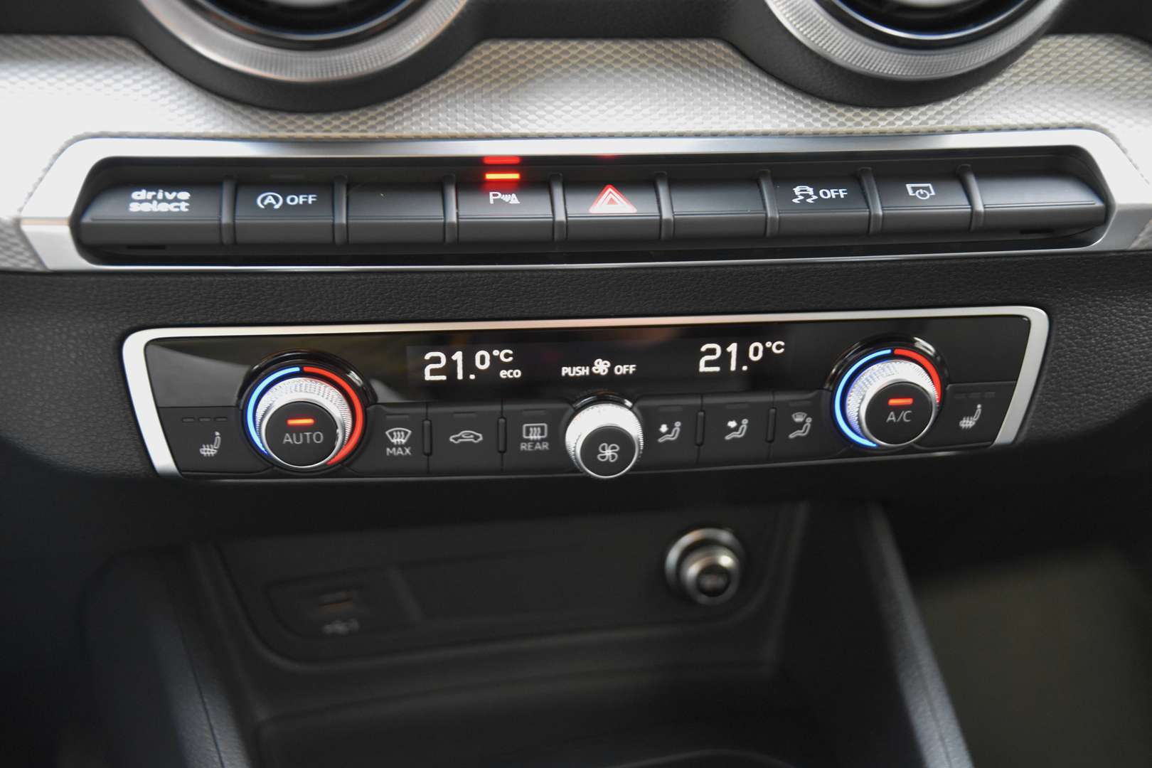 Audi Q2 - 30