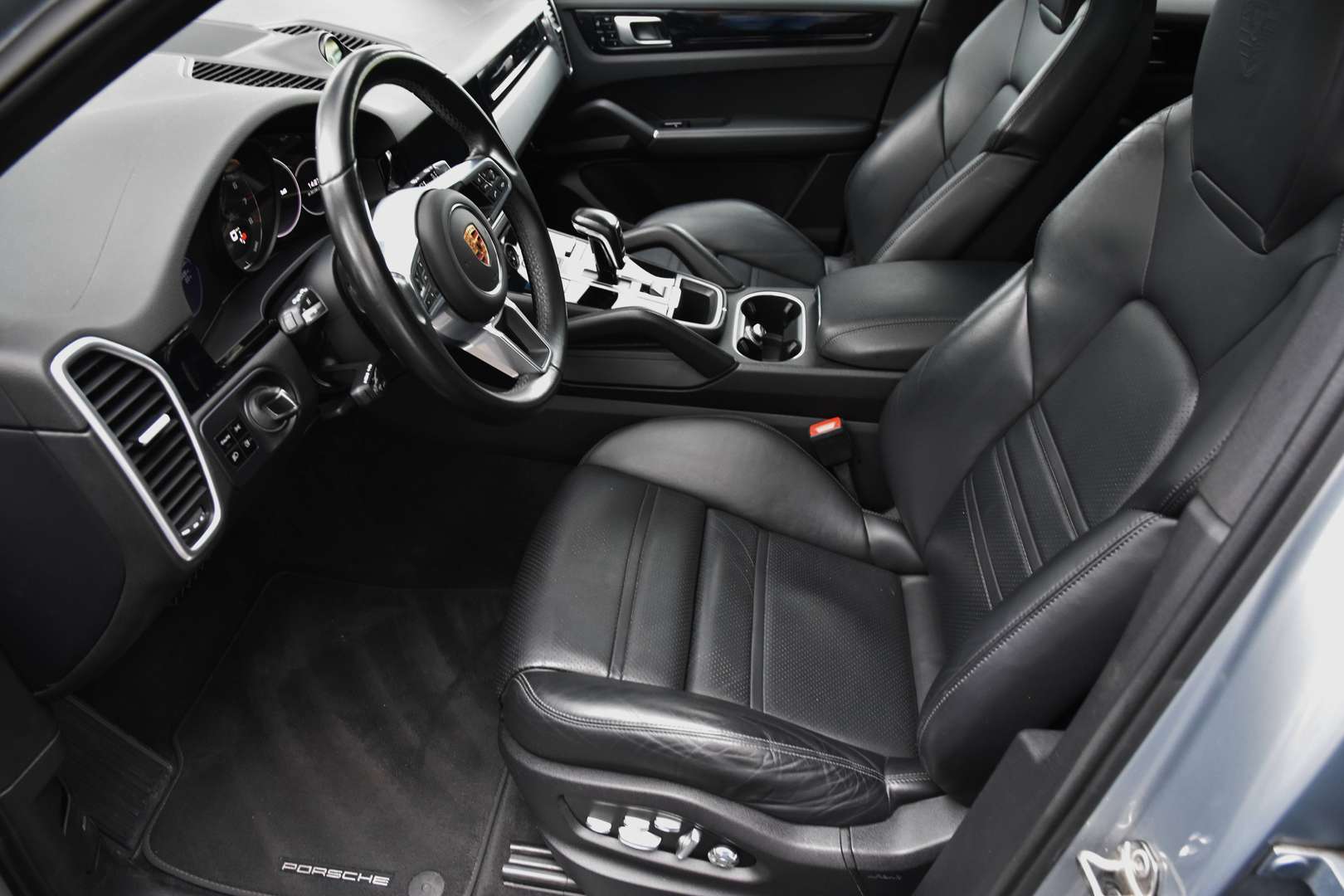 Porsche Cayenne - 5