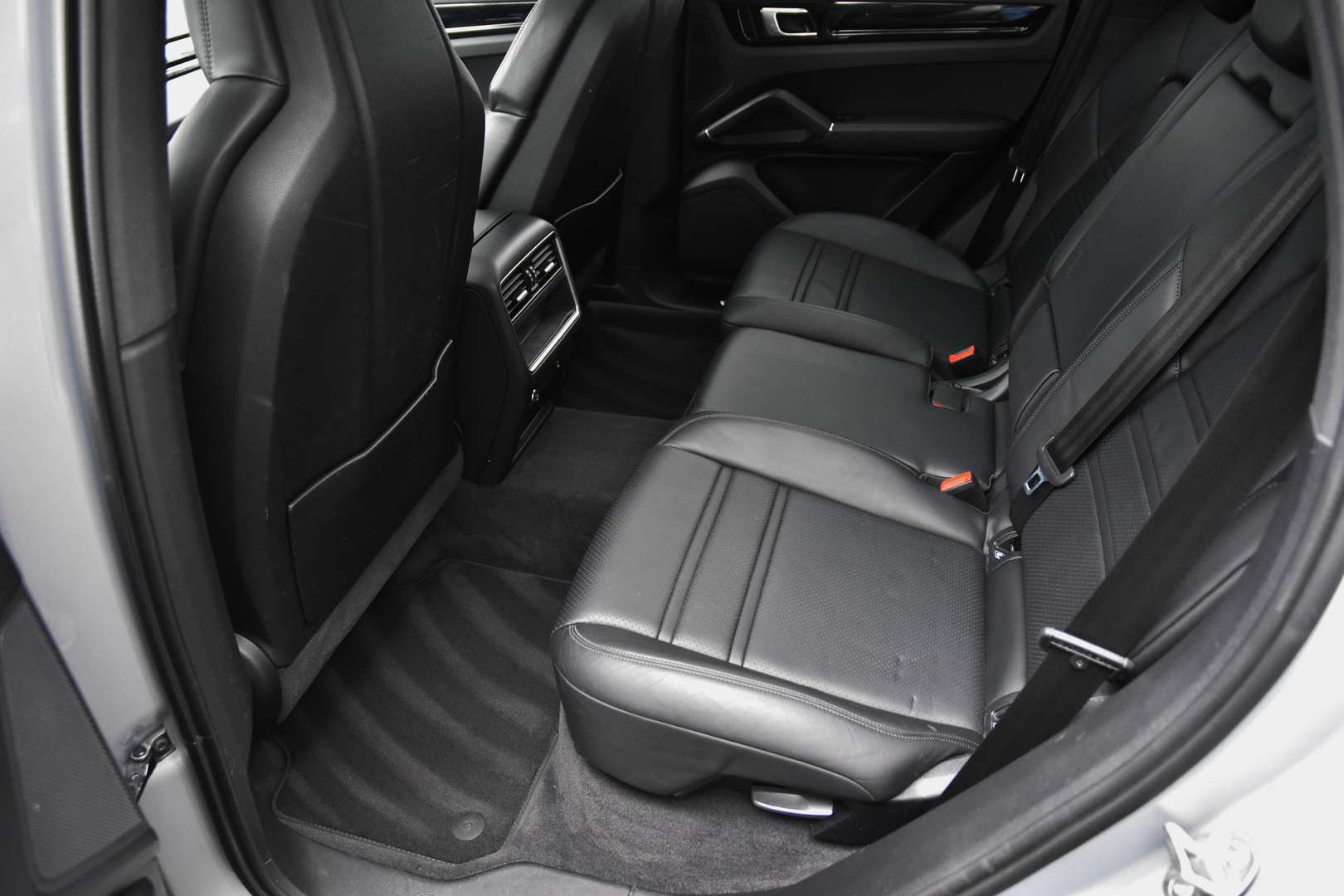 Porsche Cayenne - 11