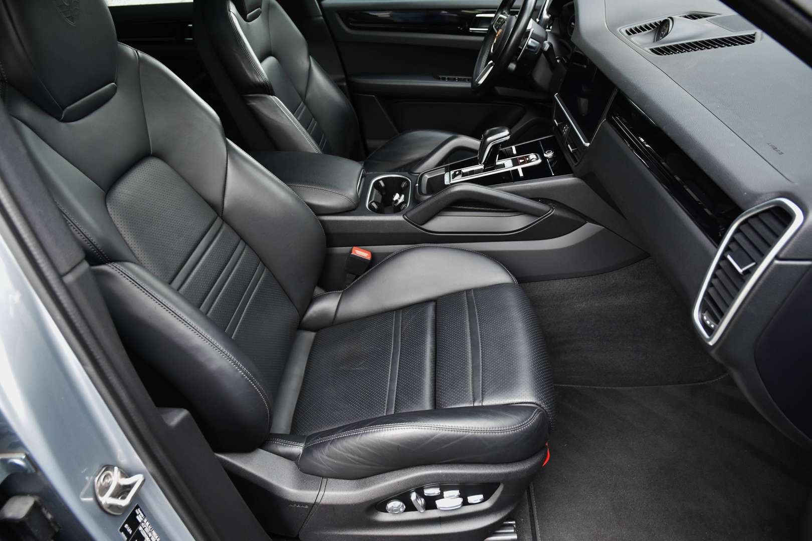 Porsche Cayenne - 13