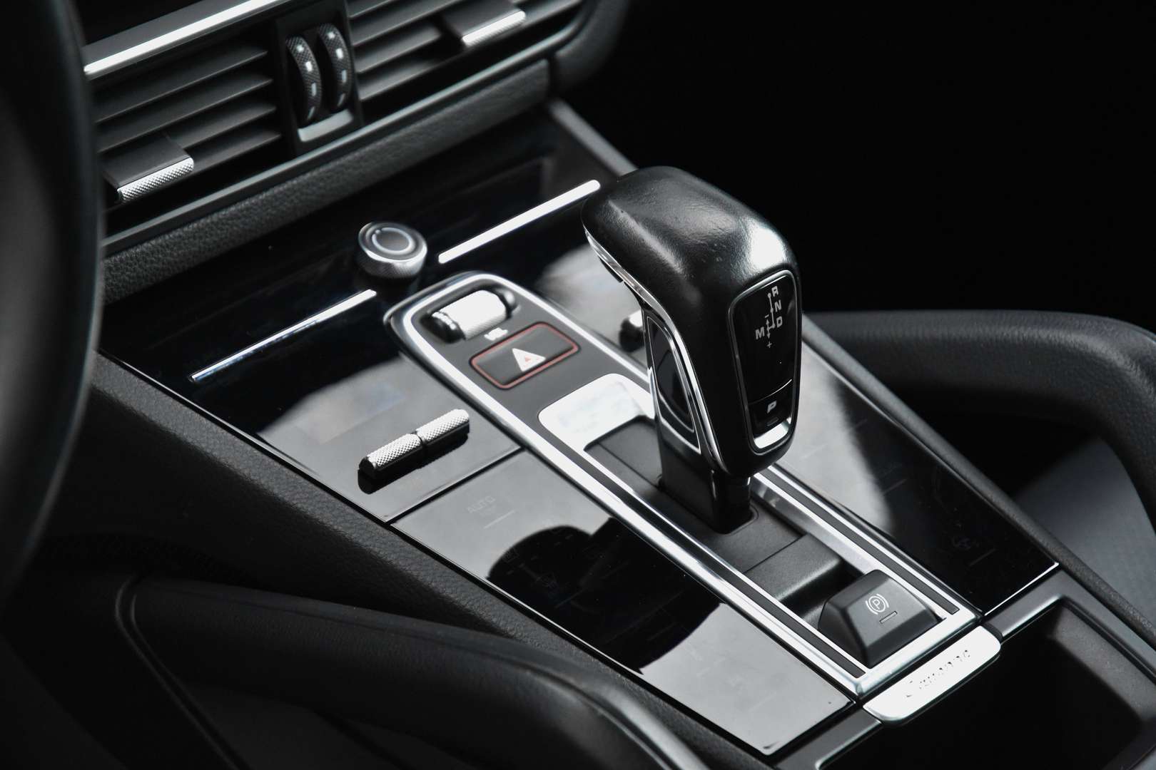 Porsche Cayenne - 20