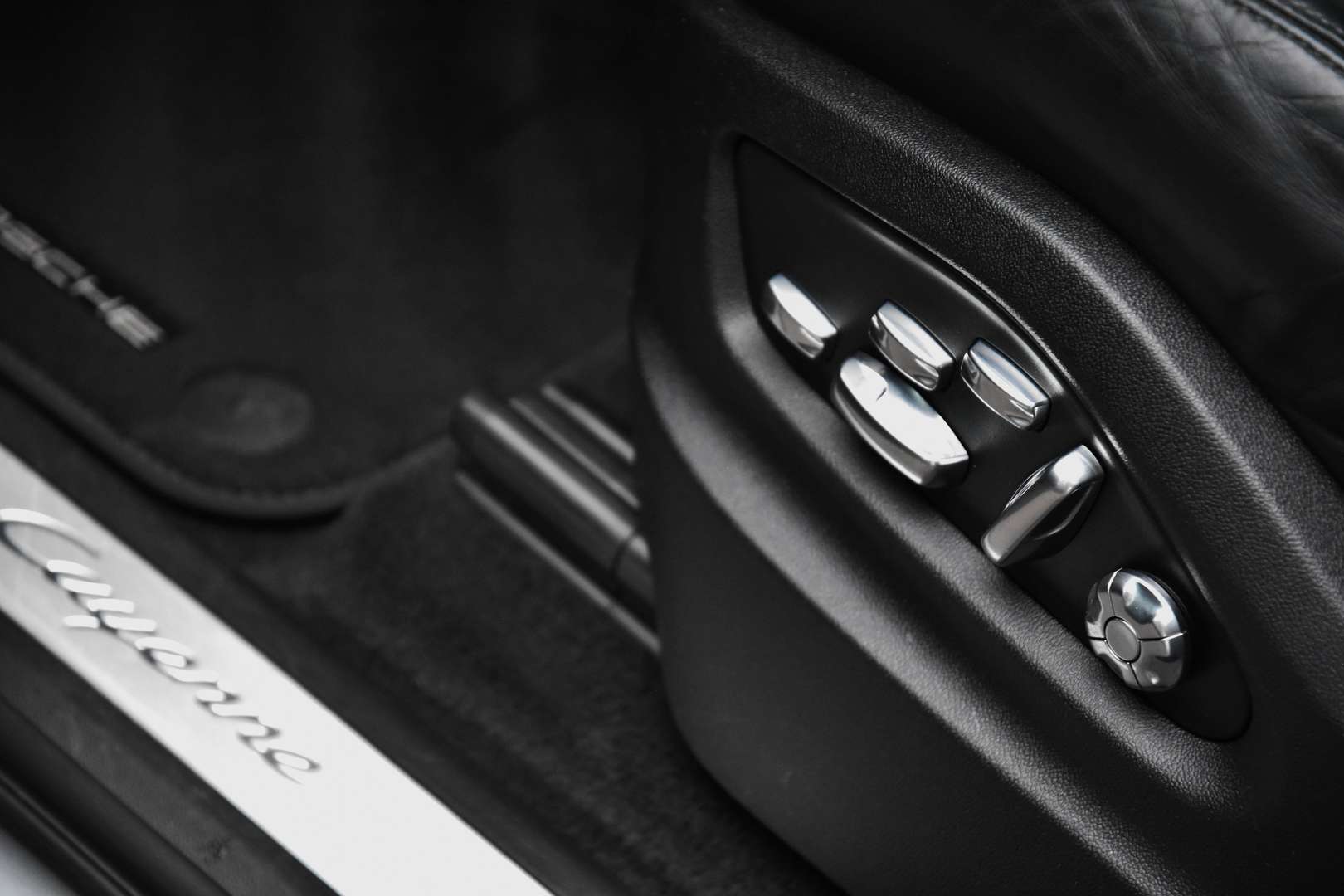 Porsche Cayenne - 22