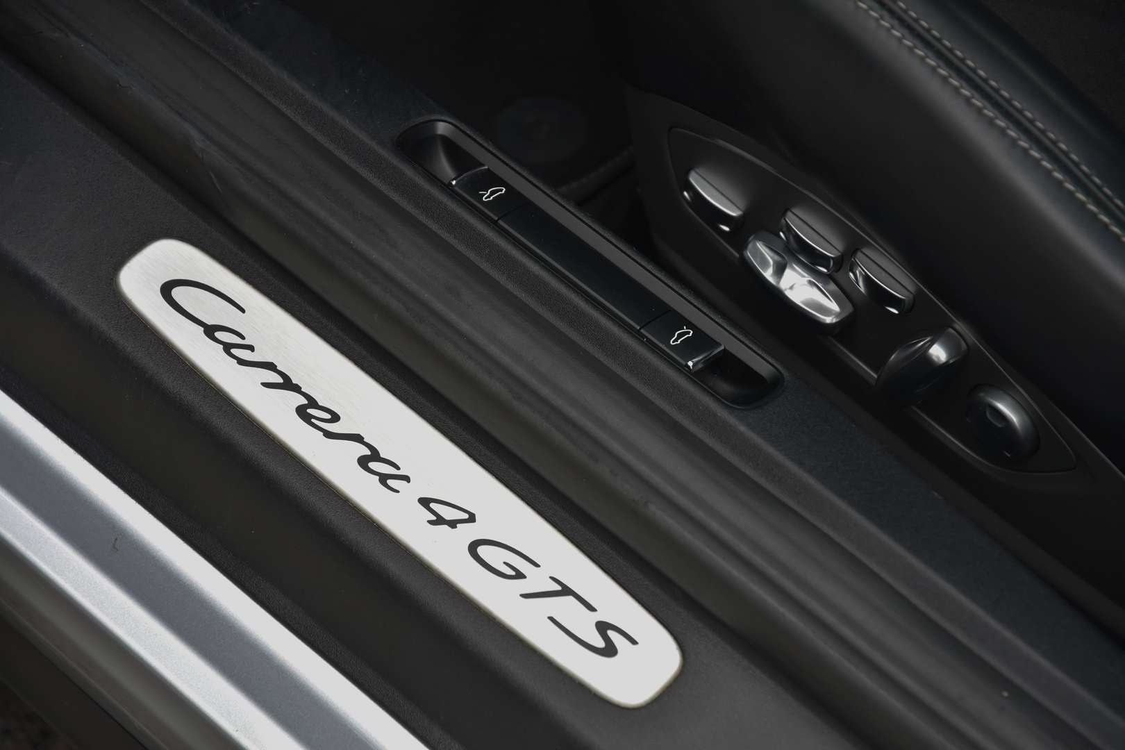 Porsche 911 - 24