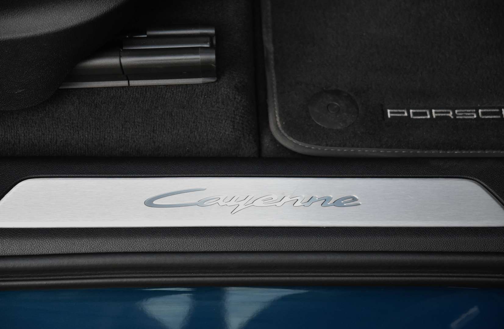 Porsche Cayenne - 25