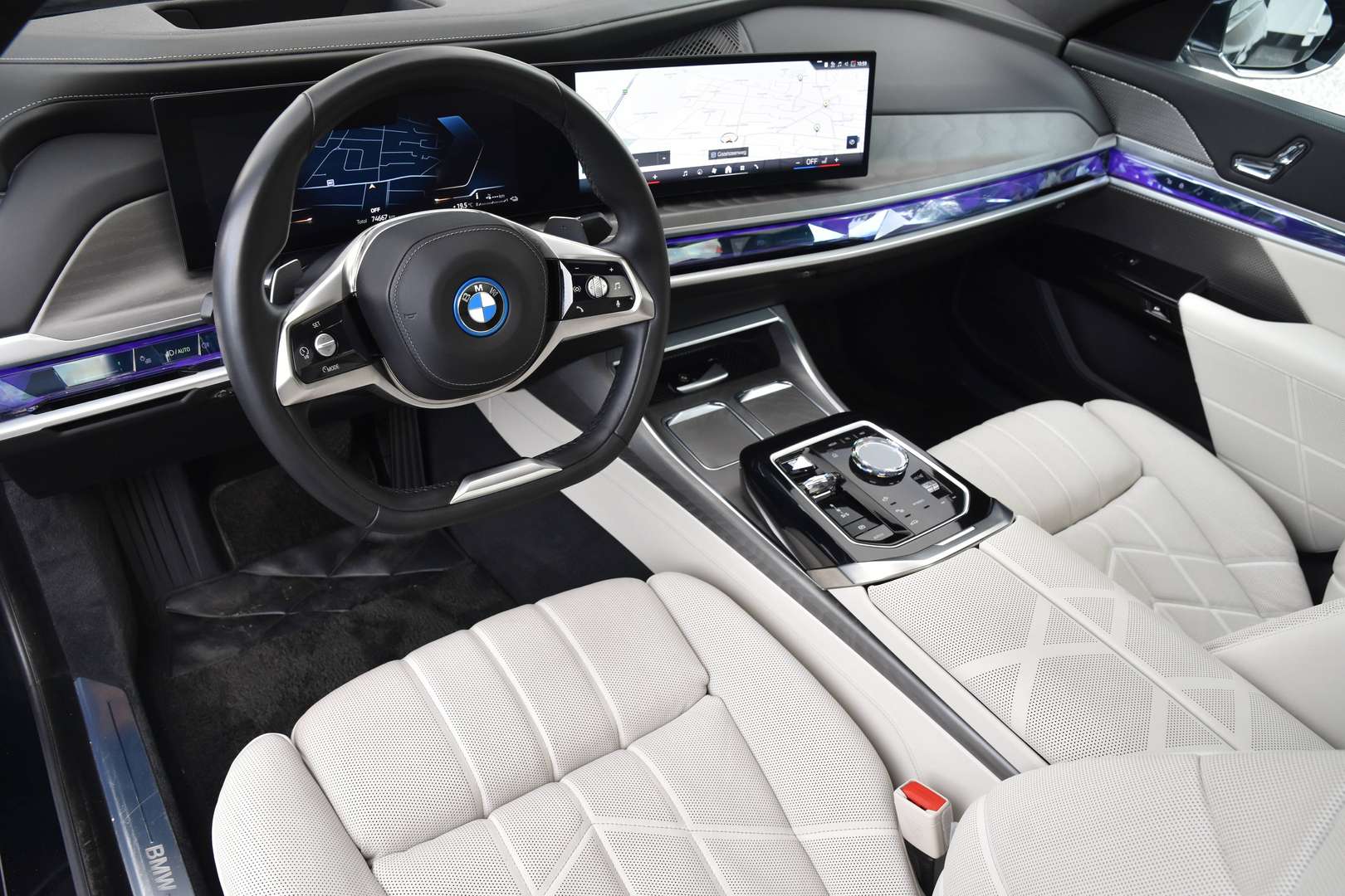 BMW 750 - 4
