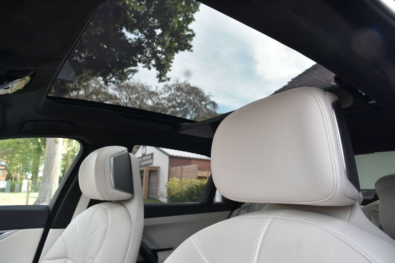BMW 750 - 15