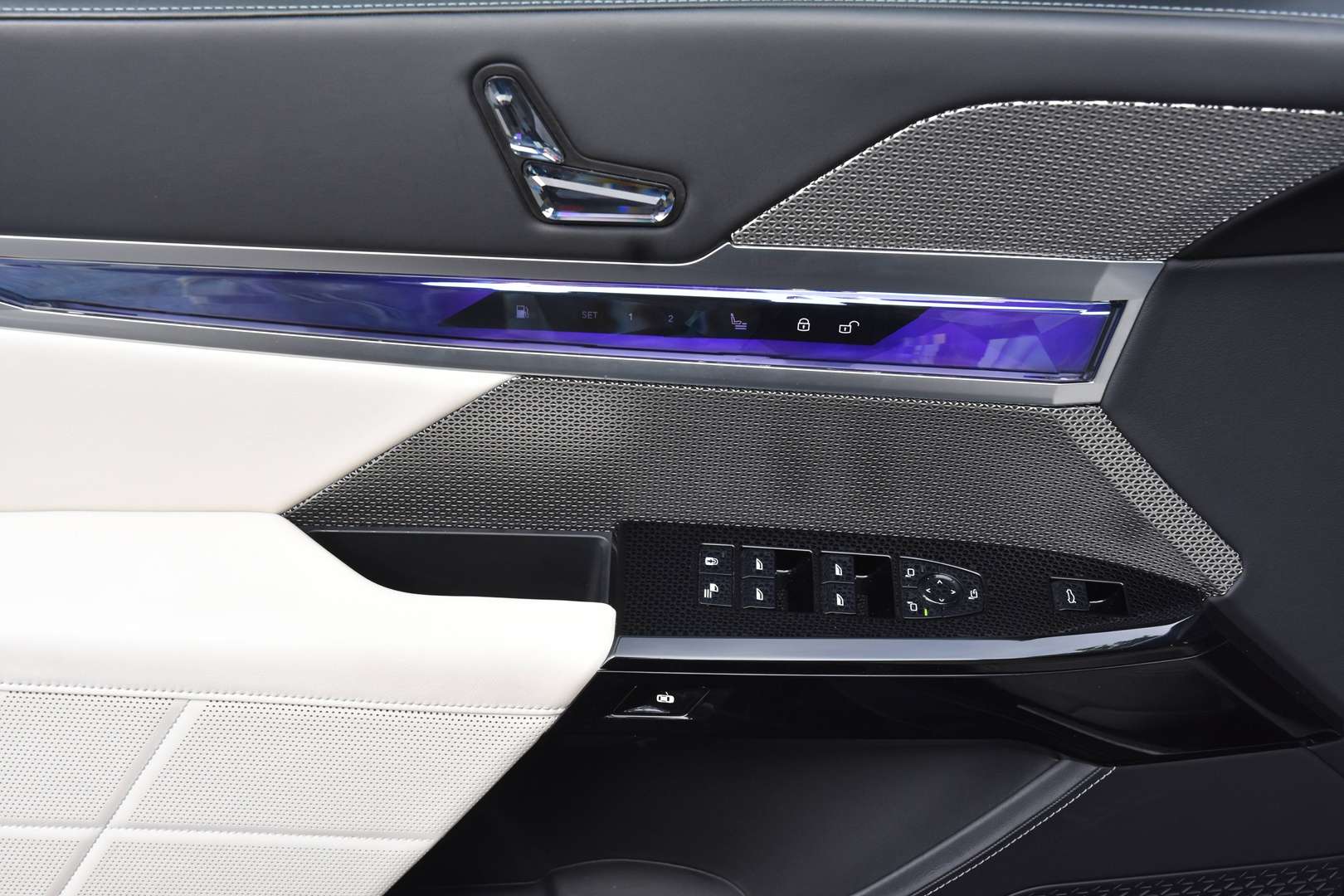 BMW 750 - 22