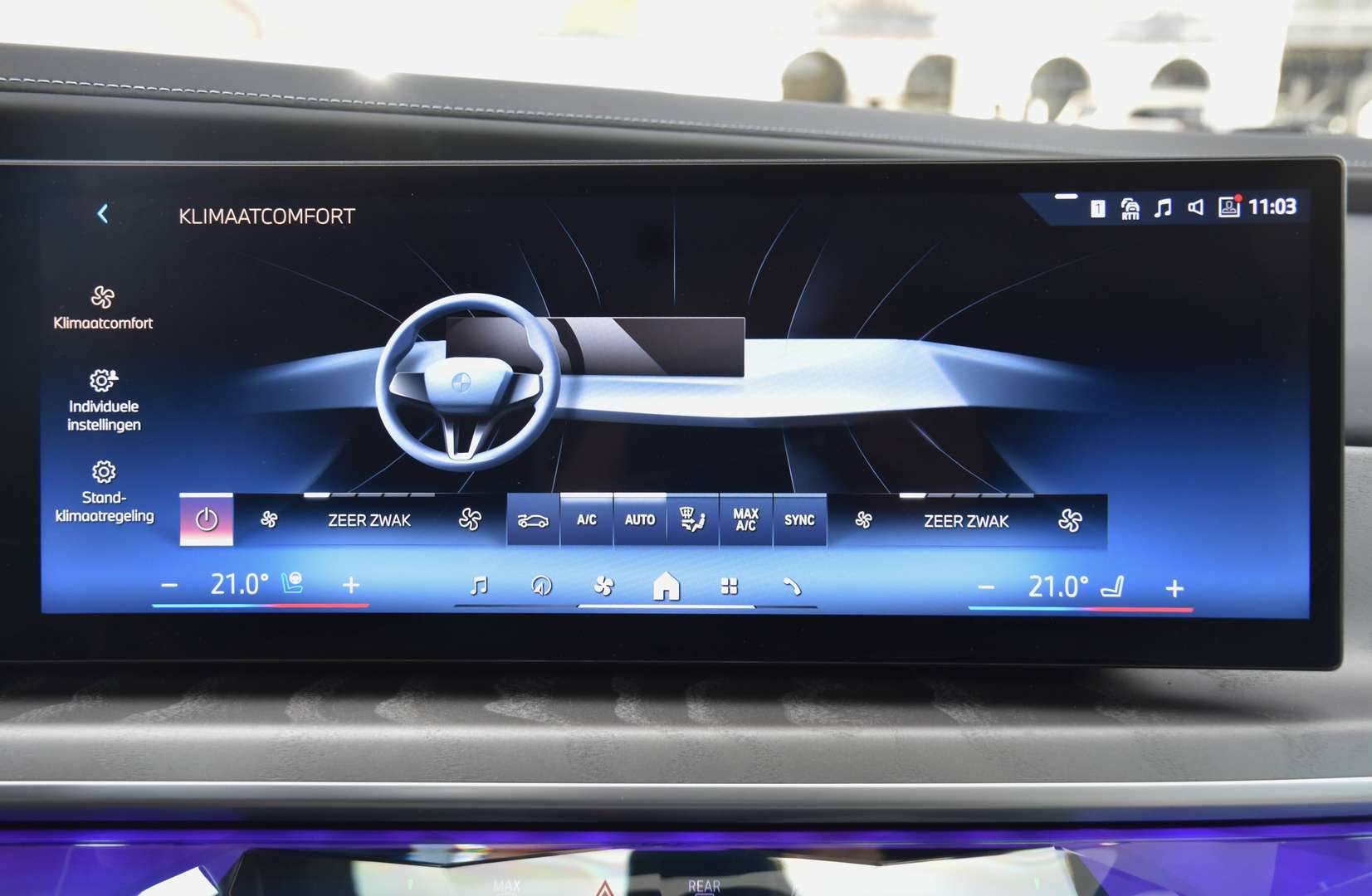 BMW 750 - 32