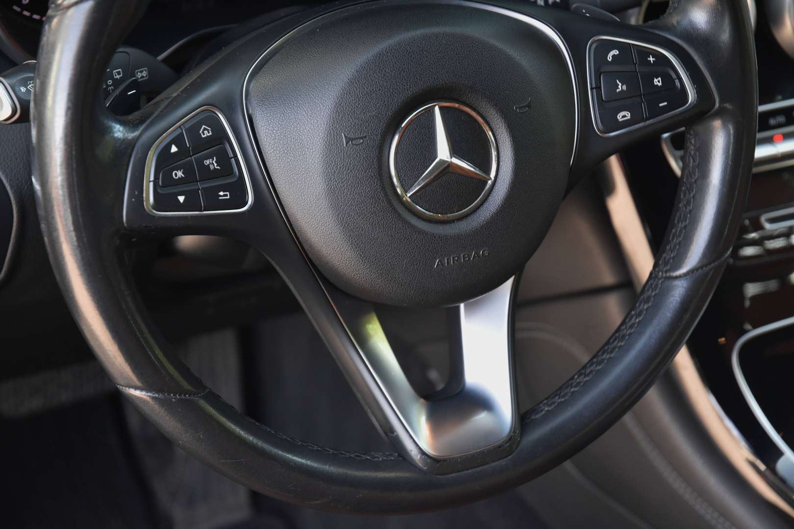 Mercedes-Benz GLC 350 - 11