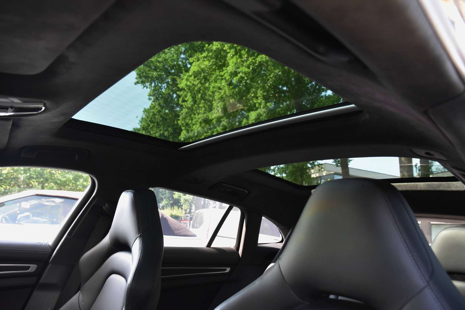 Porsche Panamera - 15