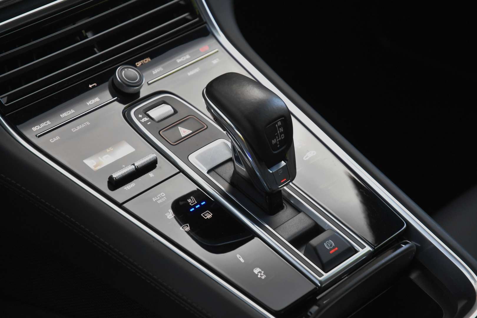 Porsche Panamera - 21