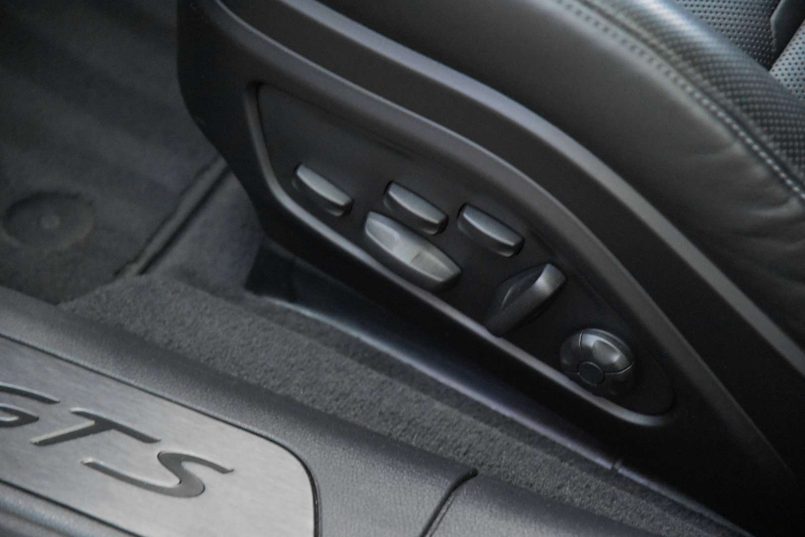 Porsche Panamera - 25