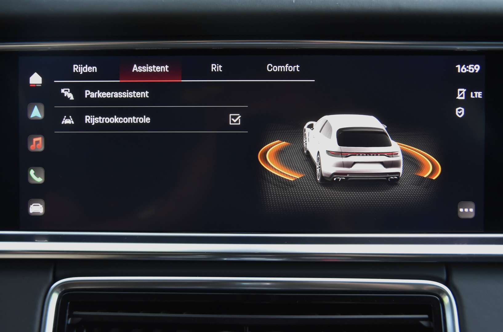Porsche Panamera - 39