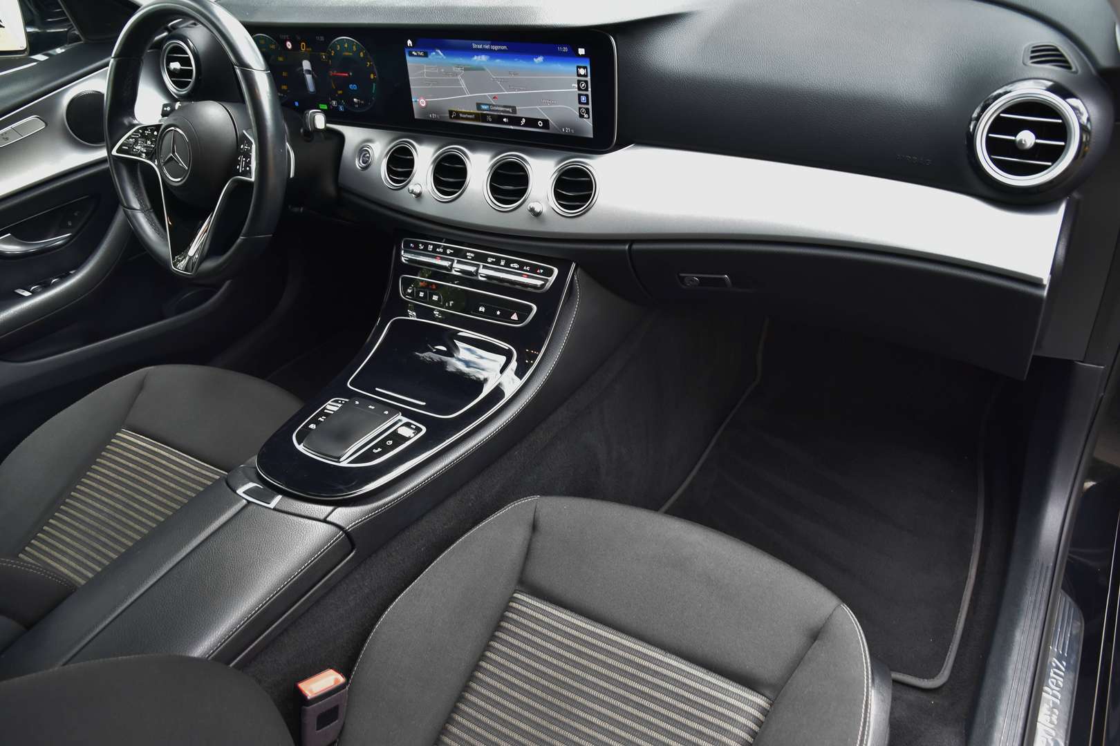 Mercedes-Benz E 300 - 13