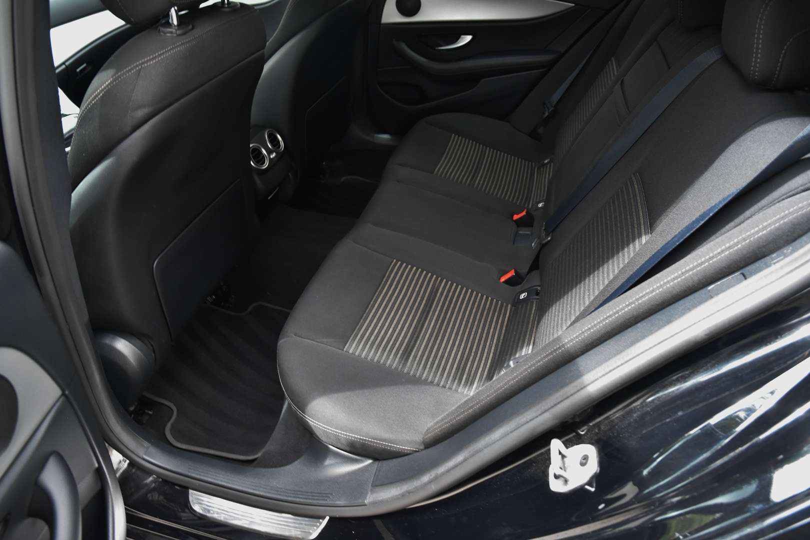 Mercedes-Benz E 300 - 12