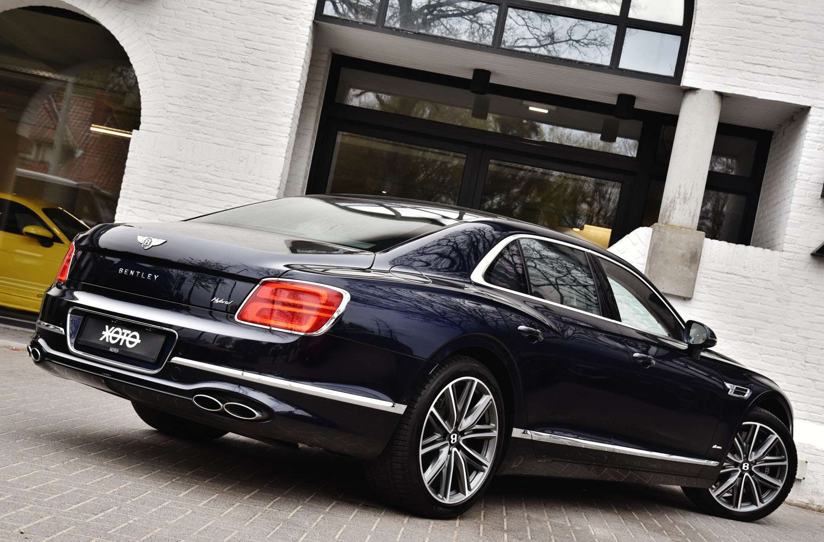 Bentley Flying Spur - 8