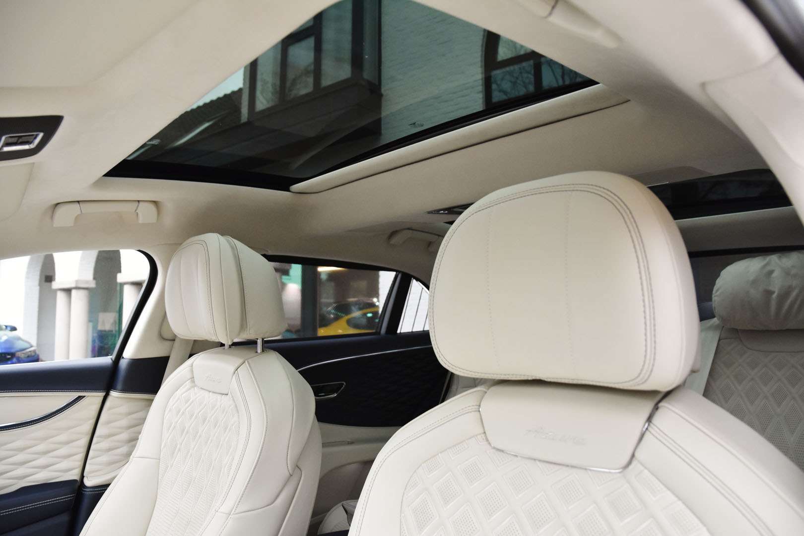 Bentley Flying Spur - 15