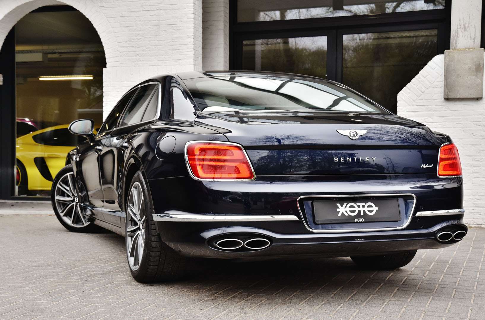 Bentley Flying Spur - 16