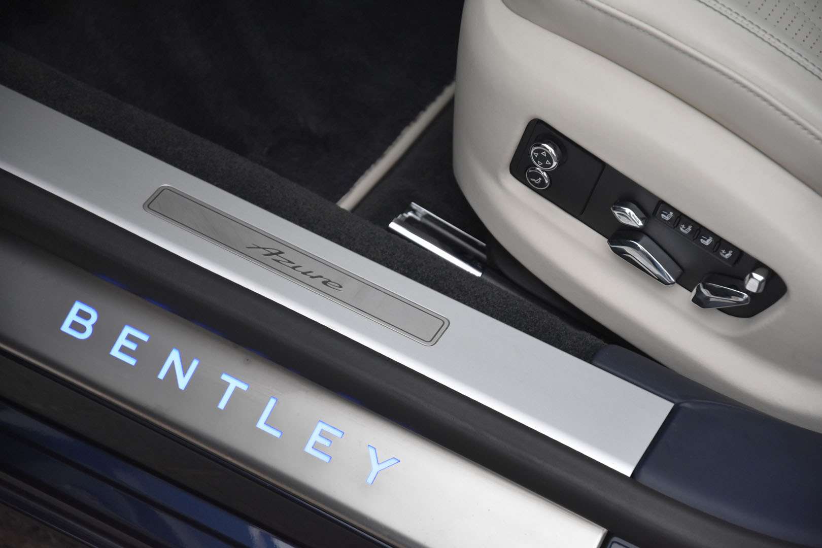 Bentley Flying Spur - 23