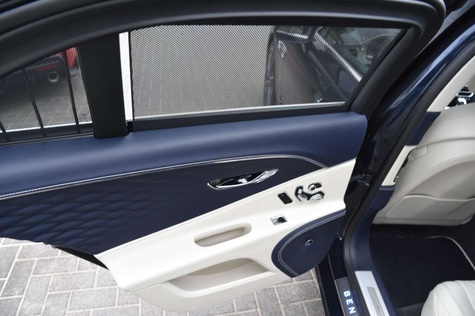 Bentley Flying Spur - 25