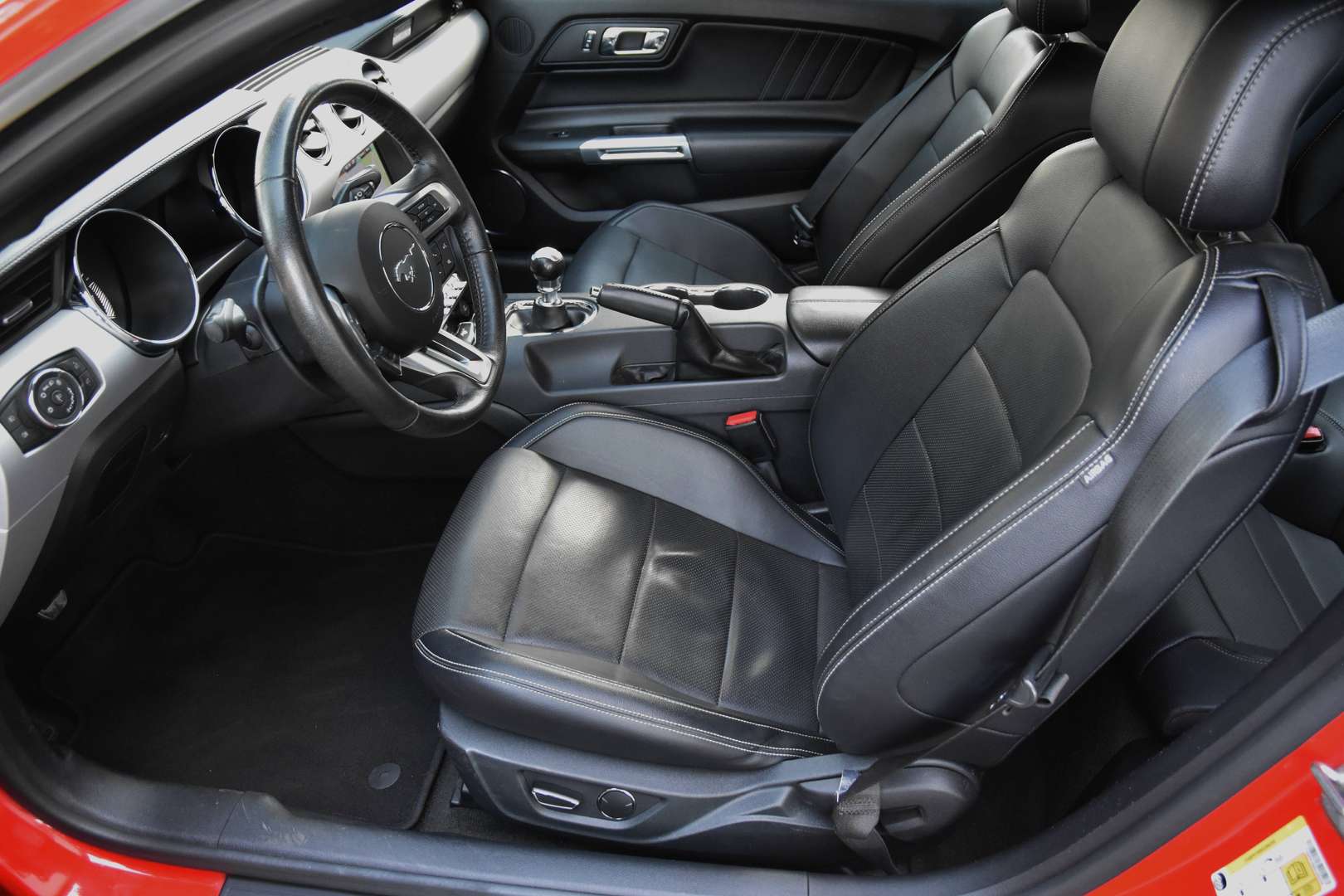 Ford Mustang - 5