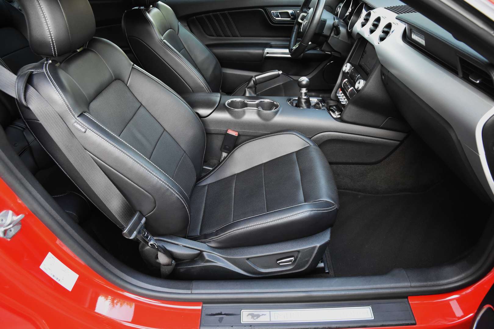 Ford Mustang - 14