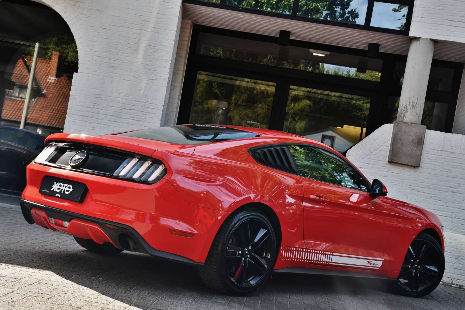 Ford Mustang - 8