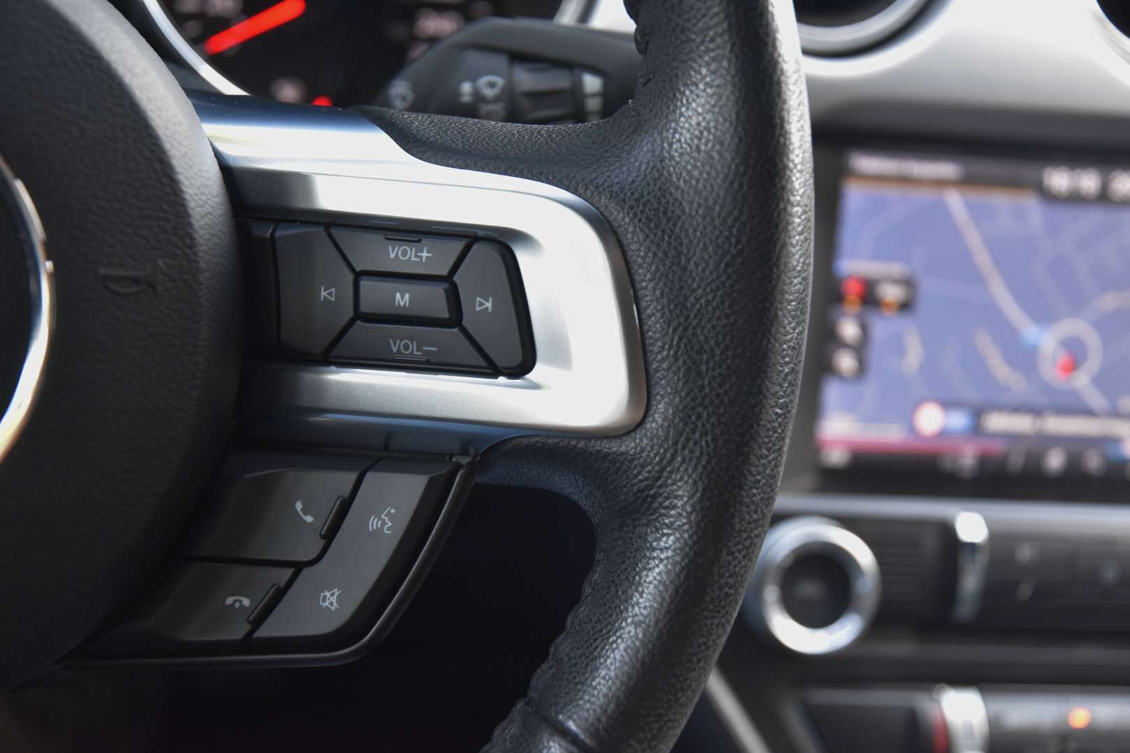 Ford Mustang - 24
